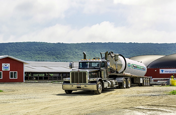 Waste arriving by truck