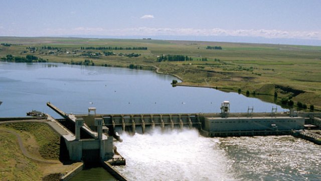 Ice Harbor Lock and Dam and surrounding farmland on Snake River in Washington. Photo courtesy of U.S. Army Corps of Engineers.