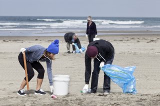 Volunteers clean up litter on the beach