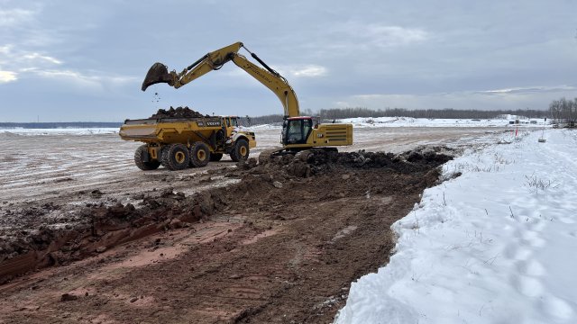 Photo of Mechanical dredging activities in the Shallow Sheltered Bay began the week of 3 January 2022.