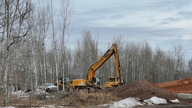 Stockpiling of clean sand material to use in capping and cover placement continues. 