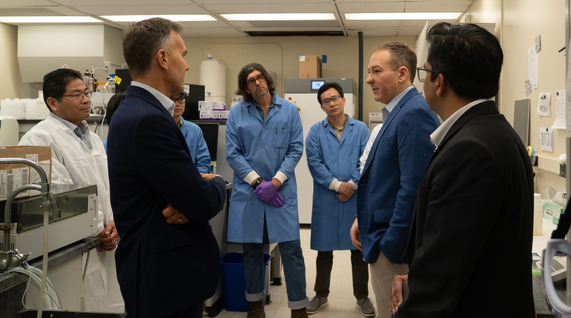 Administrator Zeldin meets with program leaders at the Long Island at Stony Brook University’s New York State Center for Clean Water Technology