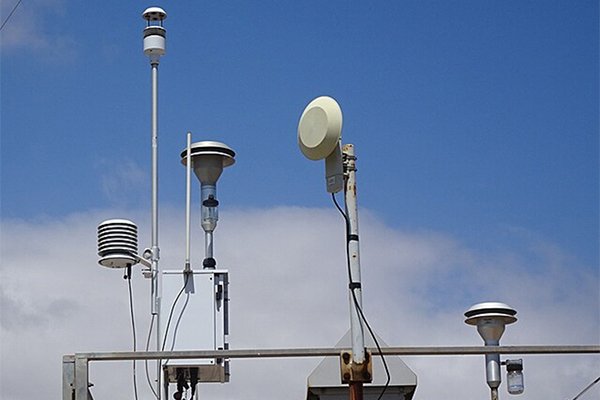 Air monitoring equipment