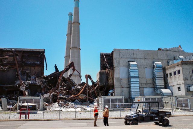 EPA and Vistra personnel surveying damage to the “ML300” building.
