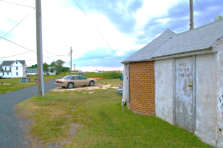 Small building for drinking water treatment