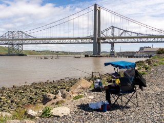 Carquinez Strait Shoreline, a shipping lane to the Port of Sacramento, where local community members are often seen fishing for recreation and subsistence. (Photo/San Francisco Bay Program)