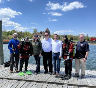 EPA Regional Administrators at Gold Star Beach Park with EPA dive team.